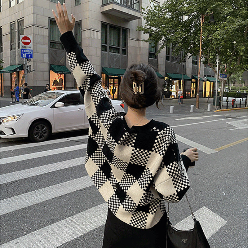 Spring and Autumn V-neck Checkerboard Cardigan Jacket 3 02