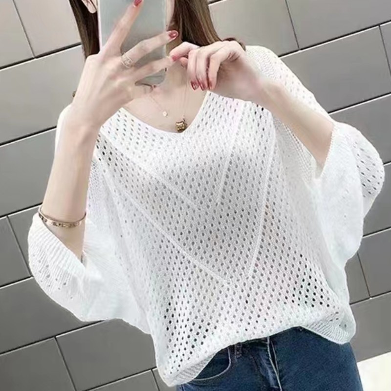 V-neck bat sleeve T-shirt women's blouse hollow 34 01