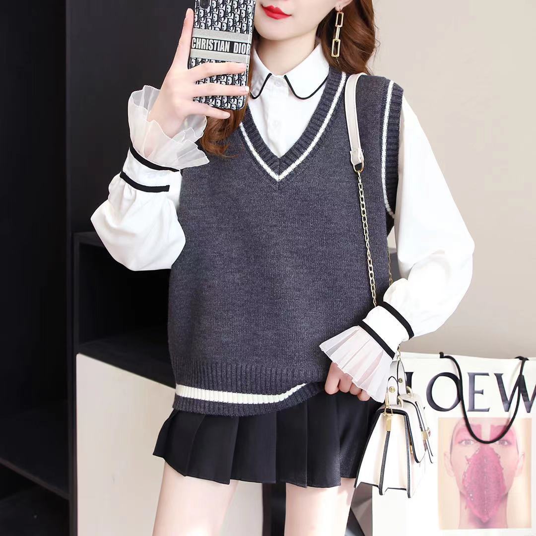 V-neck knitted vest women's loose wool layered vest 22 02